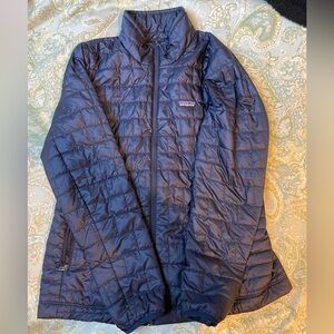 Excellent condition women’s Patagonia nano puff jacket.